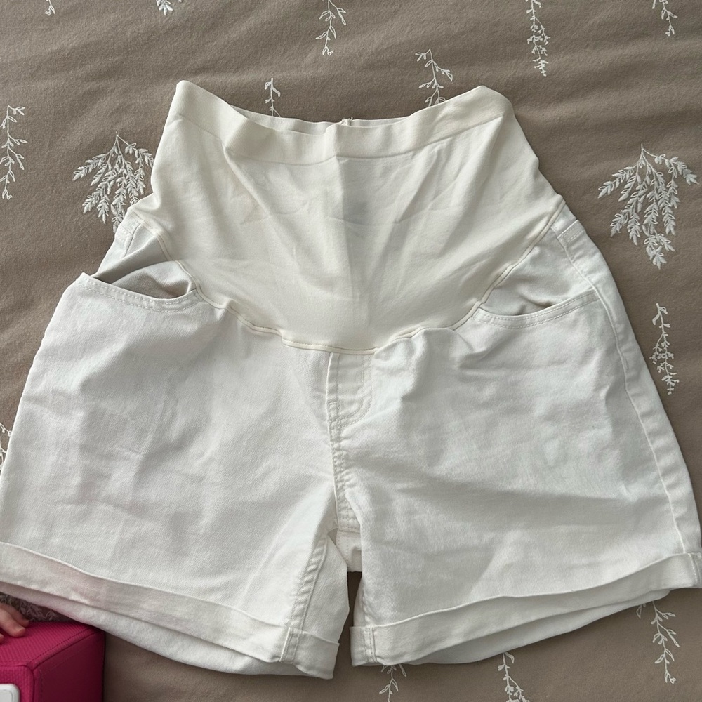 Old Navy maternity shorts size 10